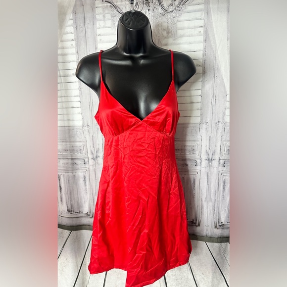 Red mini dress - Picture 1 of 9